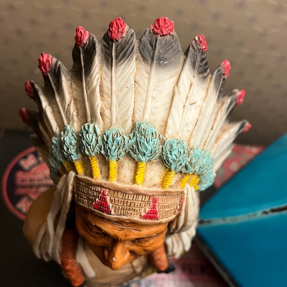 Castgana 1988 Native American Chief Bust Sculpture - Picture 3 of 11